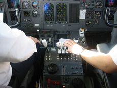 Flugzeugcockpit3.jpg